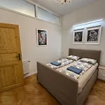 Karlin Balcony Apartment